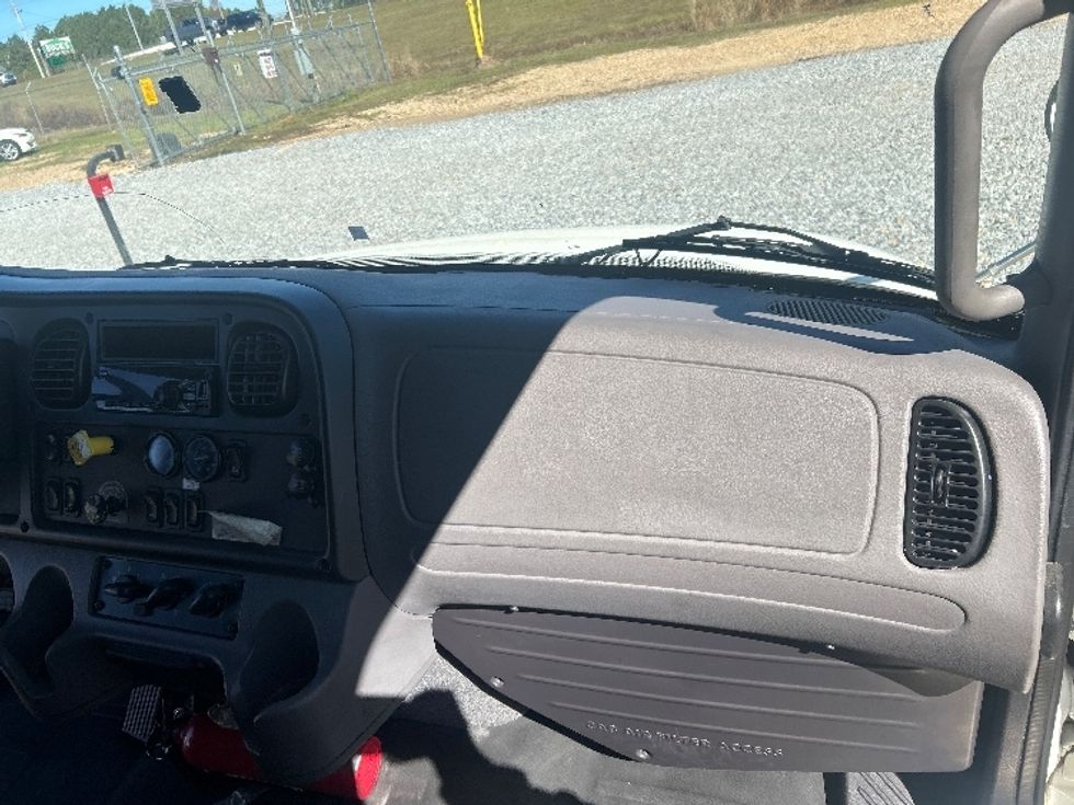 Medium Duty Box Truck-Light and Medium Duty Trucks-Freightliner-2022-M2-Hattiesburg-MS-272,180\n\t\tmiles-$ 40,750 - Image 21