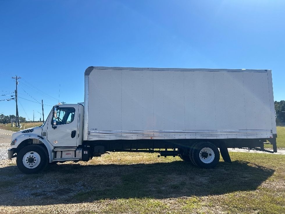Medium Duty Box Truck-Light and Medium Duty Trucks-Freightliner-2022-M2-Hattiesburg-MS-272,180\n\t\tmiles-$ 40,750 - Image 4