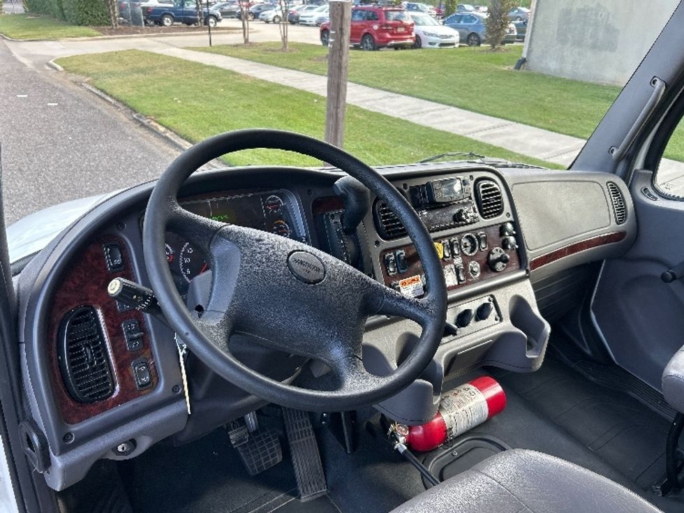 Medium Duty Box Truck-Light and Medium Duty Trucks-Freightliner-2022-M2-Homewood-AL-237,582\n\t\tmiles-$ 55,250 - Image 17