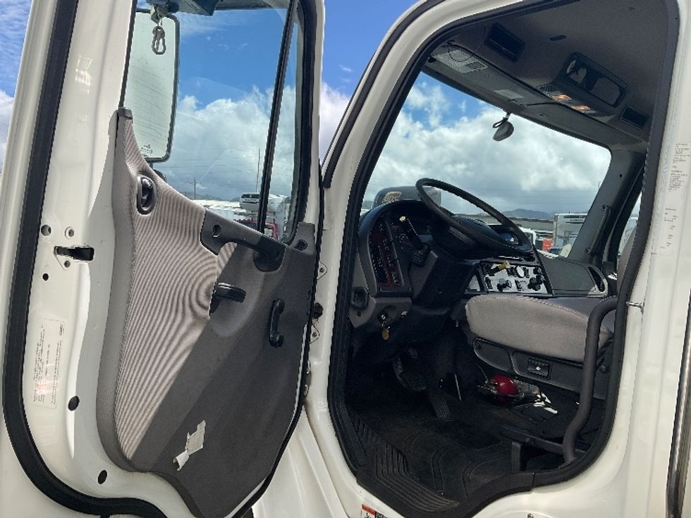 Medium Duty Box Truck-Light and Medium Duty Trucks-Freightliner-2022-M2-Honolulu-HI-236,843\n\t\tmiles-$ 45,500 - Image 16