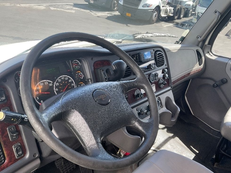 Medium Duty Box Truck-Light and Medium Duty Trucks-Freightliner-2022-M2-Honolulu-HI-236,843\n\t\tmiles-$ 45,500 - Image 17