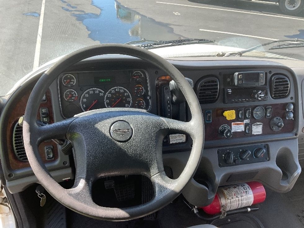 Medium Duty Box Truck-Light and Medium Duty Trucks-Freightliner-2022-M2-Honolulu-HI-236,843\n\t\tmiles-$ 45,500 - Image 18