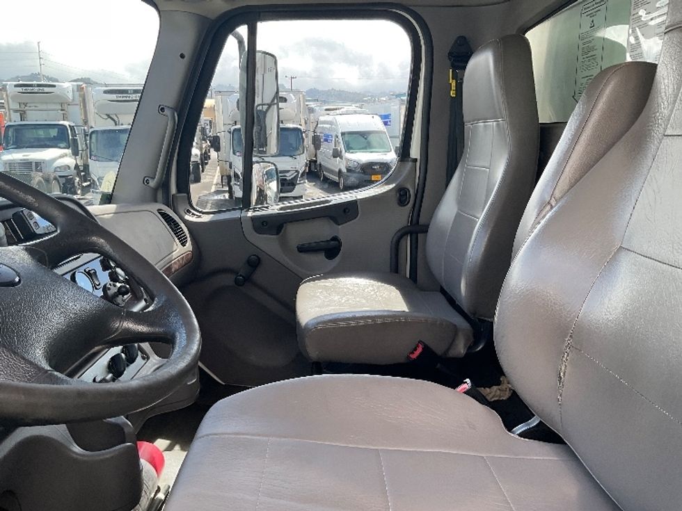 Medium Duty Box Truck-Light and Medium Duty Trucks-Freightliner-2022-M2-Honolulu-HI-236,843\n\t\tmiles-$ 45,500 - Image 19