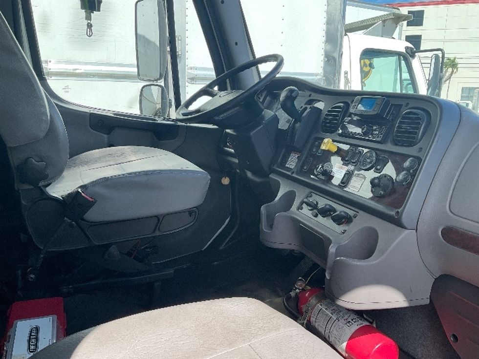 Medium Duty Box Truck-Light and Medium Duty Trucks-Freightliner-2022-M2-Honolulu-HI-236,843\n\t\tmiles-$ 45,500 - Image 21