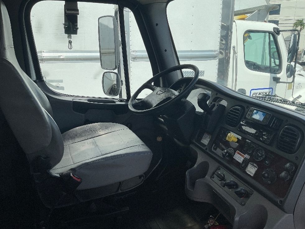 Medium Duty Box Truck-Light and Medium Duty Trucks-Freightliner-2022-M2-Honolulu-HI-236,843\n\t\tmiles-$ 45,500 - Image 22