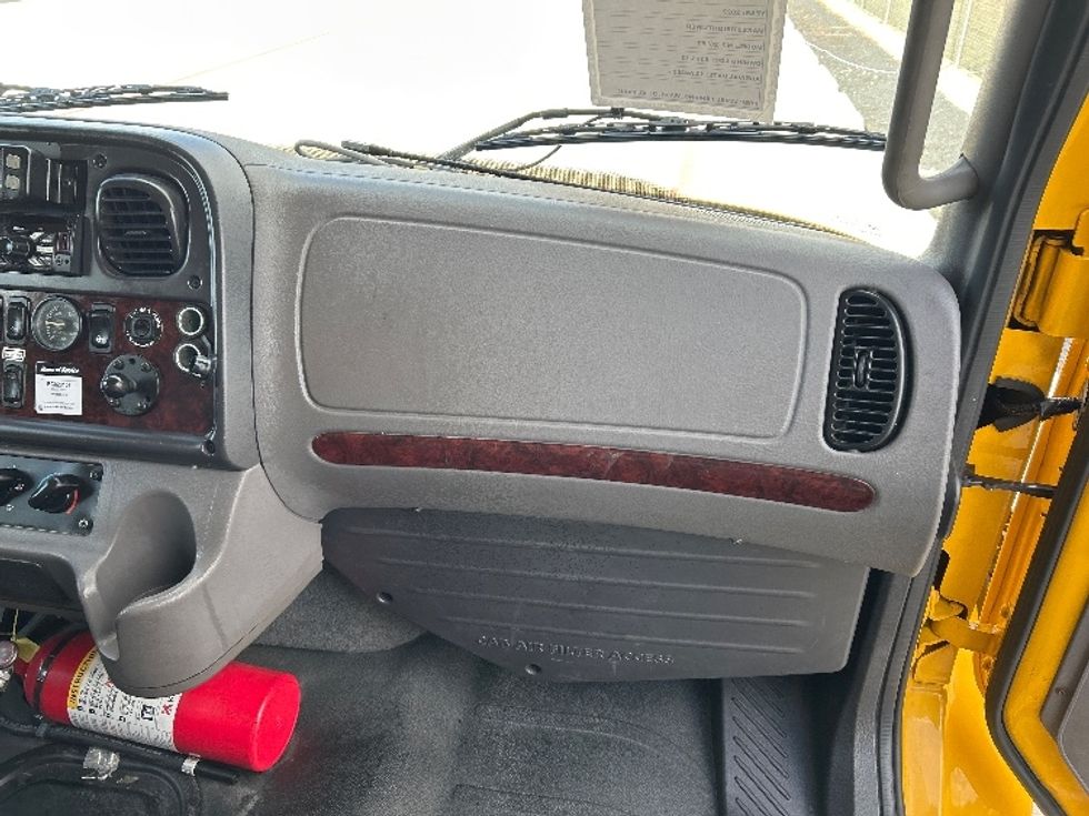 Medium Duty Box Truck-Light and Medium Duty Trucks-Freightliner-2022-M2-Houston-TX-120,762\n\t\tmiles-$ 73,500 - Image 21