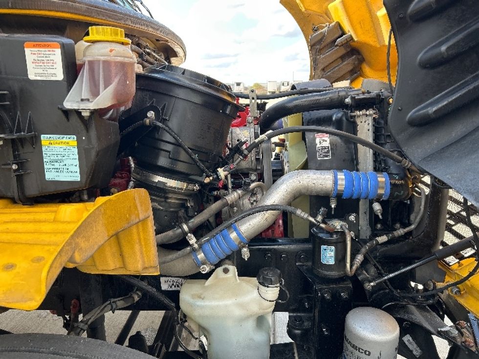 Medium Duty Box Truck-Light and Medium Duty Trucks-Freightliner-2022-M2-Houston-TX-120,762\n\t\tmiles-$ 73,500 - Image 23