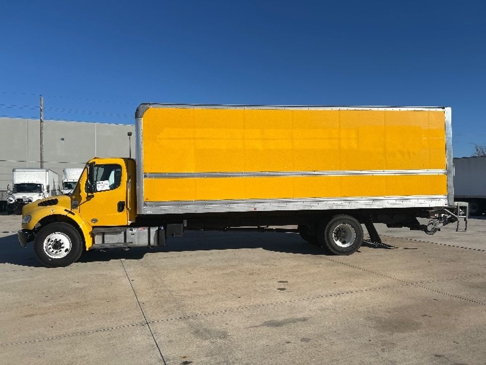 Medium Duty Box Truck-Light and Medium Duty Trucks-Freightliner-2022-M2-Houston-TX-126,446\n\t\tmiles-$ 71,500 - Image 4