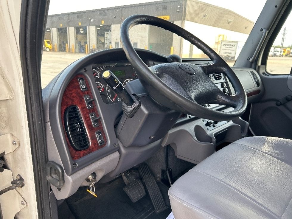 Medium Duty Box Truck-Light and Medium Duty Trucks-Freightliner-2022-M2-Houston-TX-144,407\n\t\tmiles-$ 79,500 - Image 17