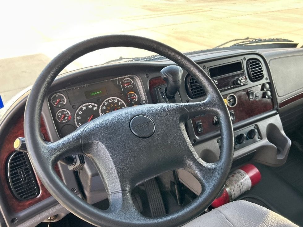 Medium Duty Box Truck-Light and Medium Duty Trucks-Freightliner-2022-M2-Houston-TX-144,407\n\t\tmiles-$ 79,500 - Image 18
