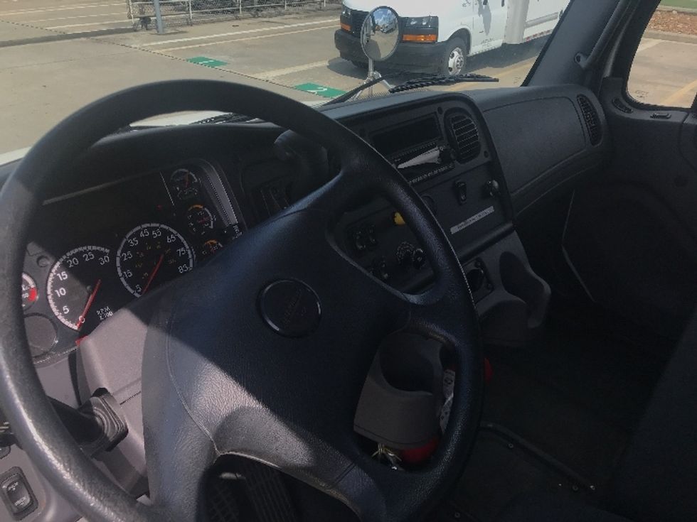Medium Duty Box Truck-Light and Medium Duty Trucks-Freightliner-2022-M2-Houston-TX-170,855\n\t\tmiles-$ 50,750 - Image 17