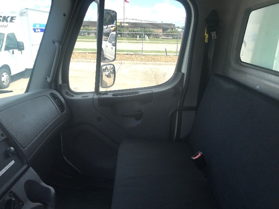 Medium Duty Box Truck-Light and Medium Duty Trucks-Freightliner-2022-M2-Houston-TX-170,855\n\t\tmiles-$ 50,750 - Image 19