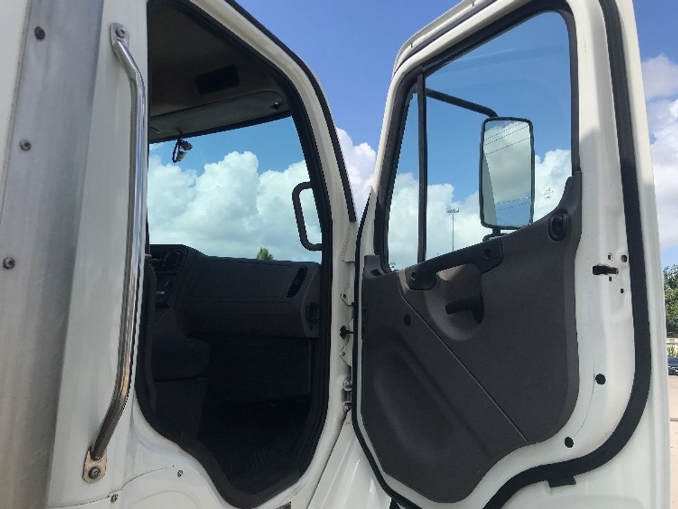 Medium Duty Box Truck-Light and Medium Duty Trucks-Freightliner-2022-M2-Houston-TX-170,855\n\t\tmiles-$ 50,750 - Image 20