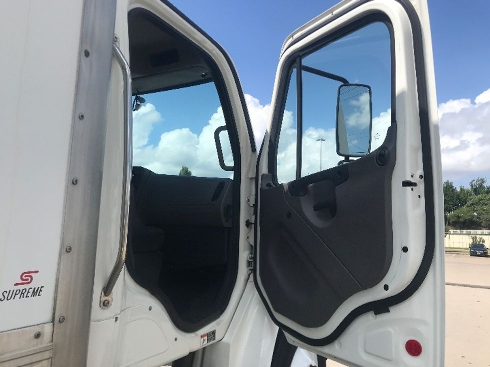 Medium Duty Box Truck-Light and Medium Duty Trucks-Freightliner-2022-M2-Houston-TX-170,855\n\t\tmiles-$ 50,750 - Image 21