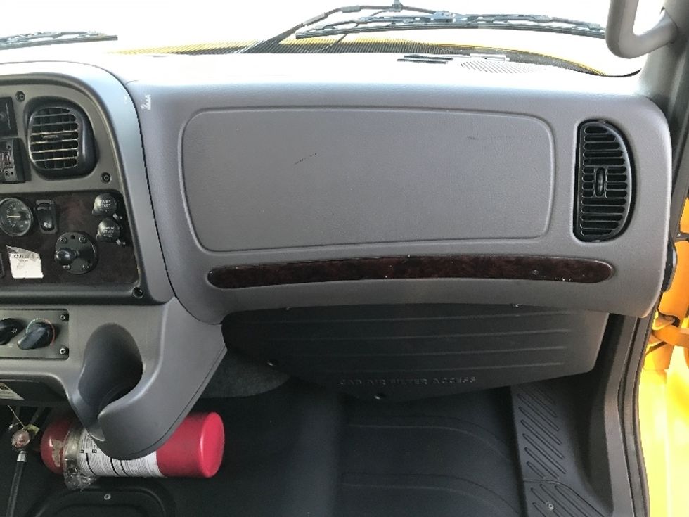 Medium Duty Box Truck-Light and Medium Duty Trucks-Freightliner-2022-M2-Houston-TX-218,254\n\t\tmiles-$ 51,000 - Image 21