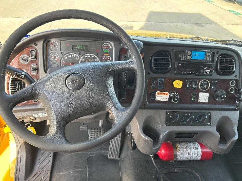 Medium Duty Box Truck-Light and Medium Duty Trucks-Freightliner-2022-M2-Houston-TX-222,912\n\t\tmiles-$ 50,250 - Image 15