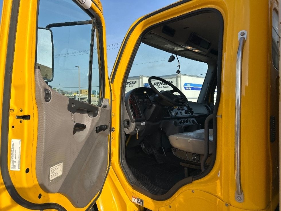 Medium Duty Box Truck-Light and Medium Duty Trucks-Freightliner-2022-M2-Houston-TX-222,912\n\t\tmiles-$ 50,250 - Image 17