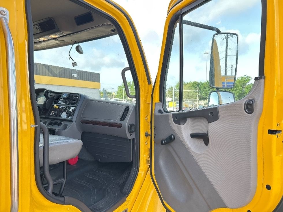 Medium Duty Box Truck-Light and Medium Duty Trucks-Freightliner-2022-M2-Houston-TX-222,912\n\t\tmiles-$ 50,250 - Image 20