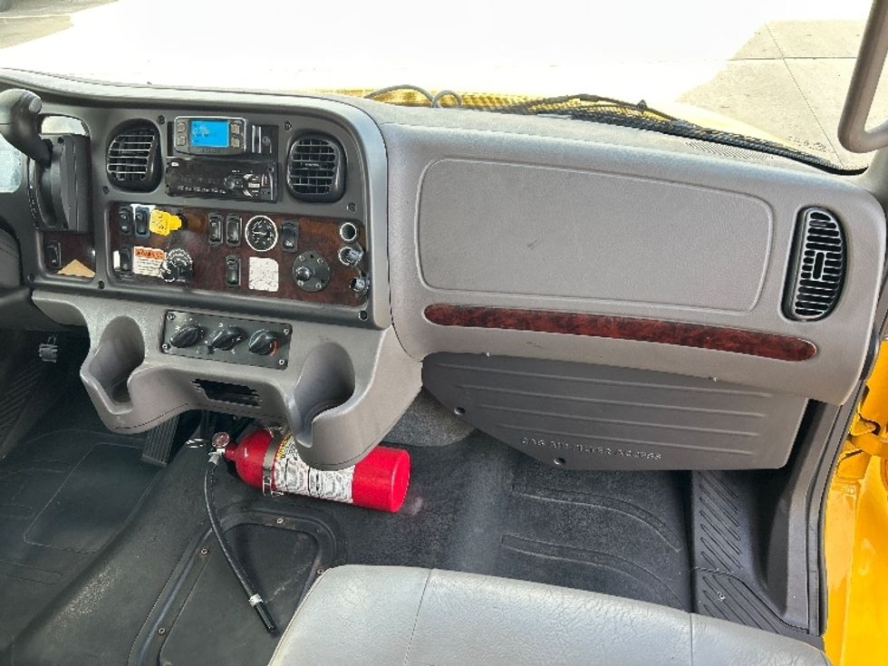 Medium Duty Box Truck-Light and Medium Duty Trucks-Freightliner-2022-M2-Houston-TX-222,912\n\t\tmiles-$ 50,250 - Image 21