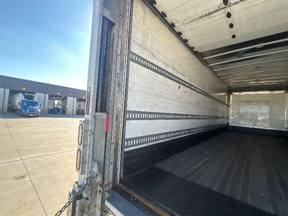 Medium Duty Box Truck-Light and Medium Duty Trucks-Freightliner-2022-M2-Houston-TX-258,719\n\t\tmiles-$ 37,250 - Image 11