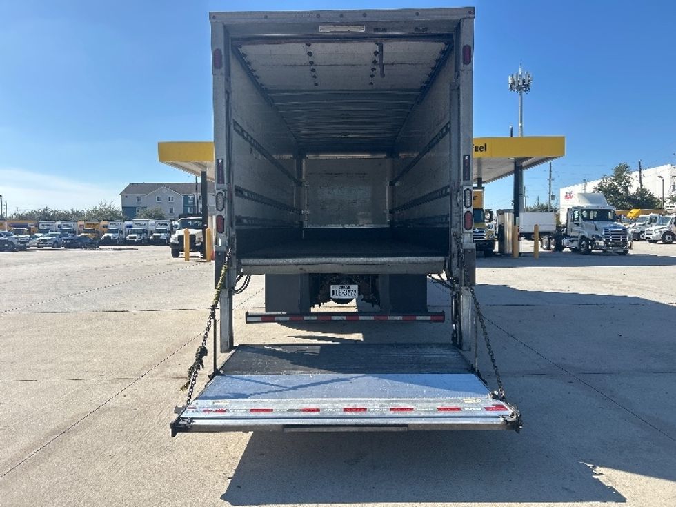Medium Duty Box Truck-Light and Medium Duty Trucks-Freightliner-2022-M2-Houston-TX-258,719\n\t\tmiles-$ 37,250 - Image 9