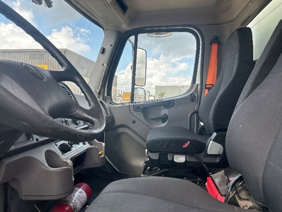 Medium Duty Box Truck-Light and Medium Duty Trucks-Freightliner-2022-M2-Houston-TX-345,994\n\t\tmiles-$ 27,750 - Image 19