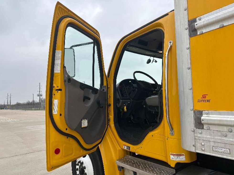 Medium Duty Box Truck-Light and Medium Duty Trucks-Freightliner-2022-M2-Houston-TX-81,175\n\t\tmiles-$ 74,500 - Image 16