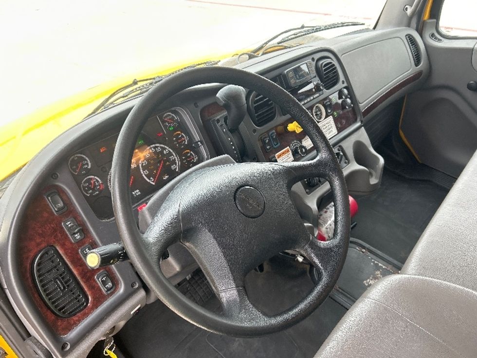 Medium Duty Box Truck-Light and Medium Duty Trucks-Freightliner-2022-M2-Houston-TX-81,175\n\t\tmiles-$ 74,500 - Image 17