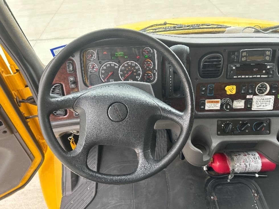 Medium Duty Box Truck-Light and Medium Duty Trucks-Freightliner-2022-M2-Houston-TX-81,175\n\t\tmiles-$ 74,500 - Image 18