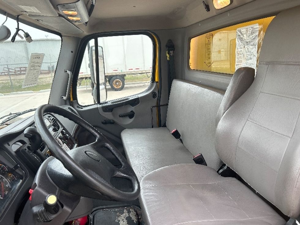 Medium Duty Box Truck-Light and Medium Duty Trucks-Freightliner-2022-M2-Houston-TX-81,175\n\t\tmiles-$ 74,500 - Image 19
