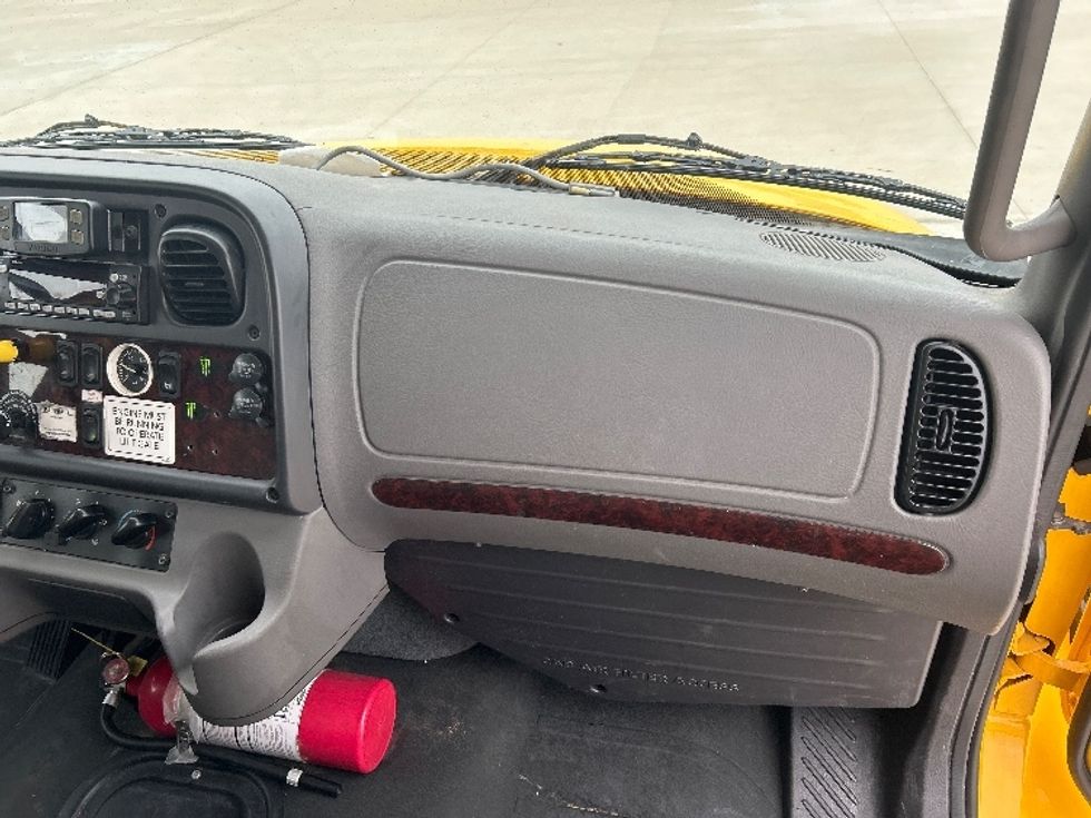 Medium Duty Box Truck-Light and Medium Duty Trucks-Freightliner-2022-M2-Houston-TX-81,175\n\t\tmiles-$ 74,500 - Image 21