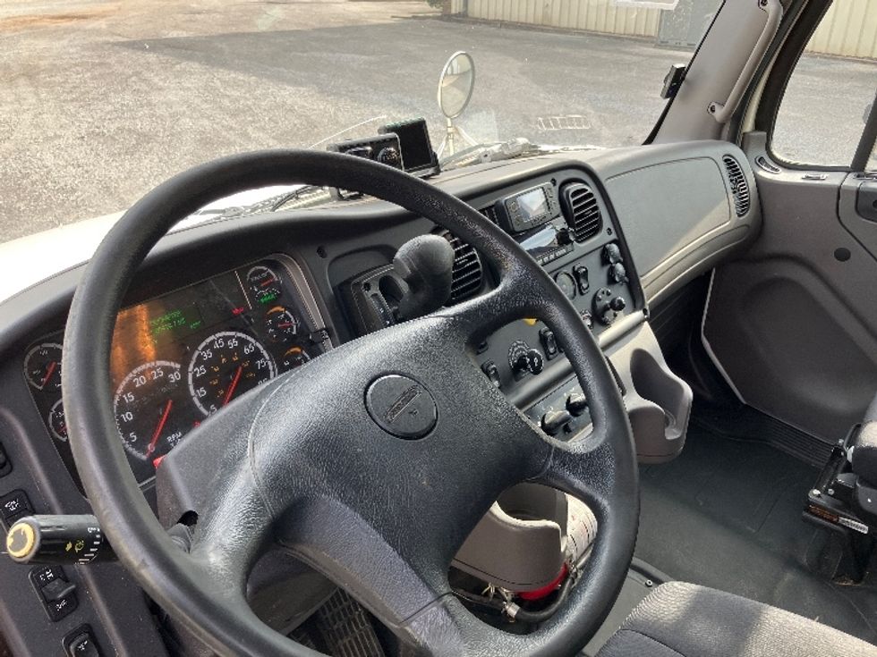 Medium Duty Box Truck-Light and Medium Duty Trucks-Freightliner-2022-M2-Hueytown-AL-265,529\n\t\tmiles-$ 39,000 - Image 18