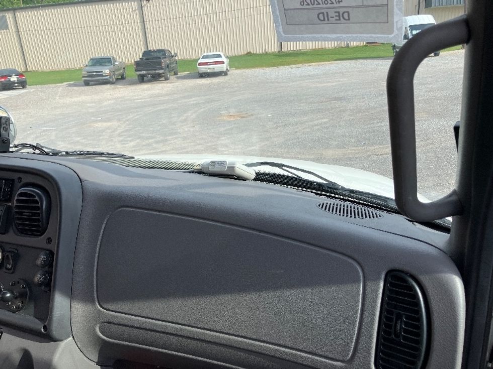 Medium Duty Box Truck-Light and Medium Duty Trucks-Freightliner-2022-M2-Hueytown-AL-265,529\n\t\tmiles-$ 39,000 - Image 22