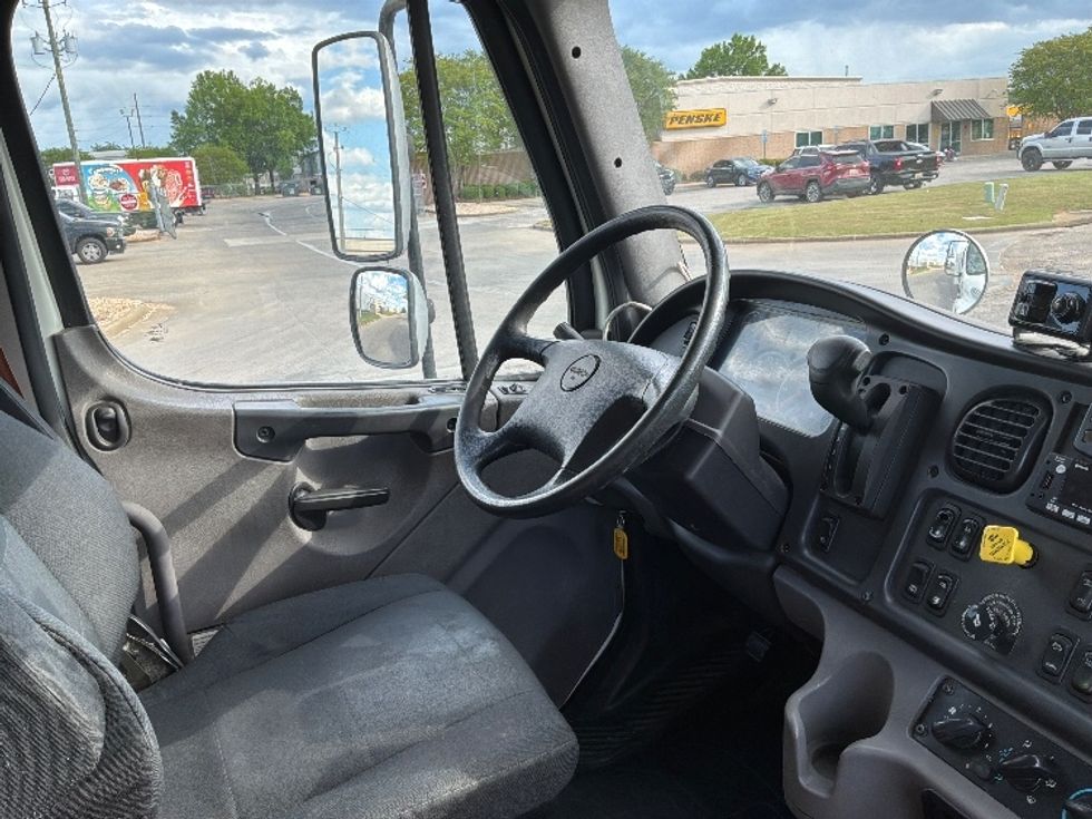 Medium Duty Box Truck-Light and Medium Duty Trucks-Freightliner-2022-M2-Hueytown-AL-270,003\n\t\tmiles-$ 35,750 - Image 22