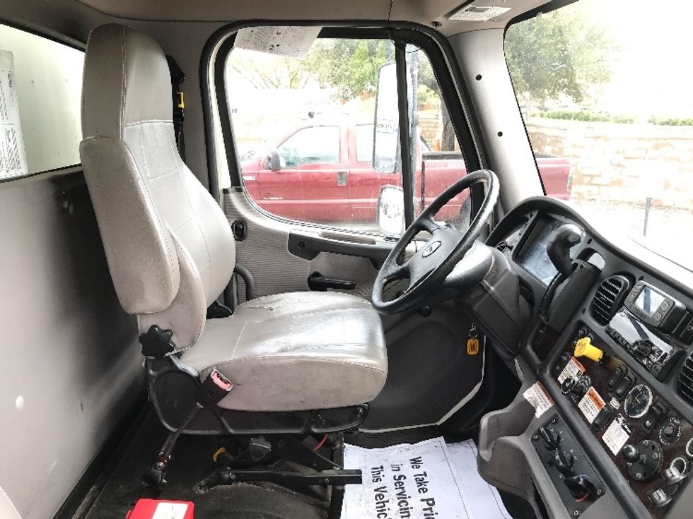 Medium Duty Box Truck-Light and Medium Duty Trucks-Freightliner-2022-M2-Idaho Falls-ID-260,079\n\t\tmiles-$ 52,500 - Image 22