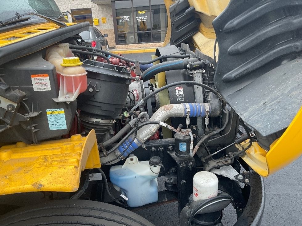 Medium Duty Box Truck-Light and Medium Duty Trucks-Freightliner-2022-M2-Indianapolis-IN-105,377\n\t\tmiles-$ 76,250 - Image 23