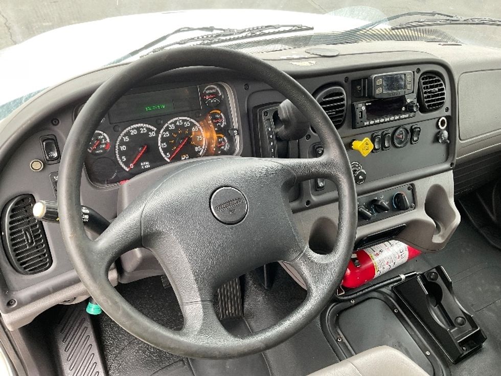 Medium Duty Box Truck-Light and Medium Duty Trucks-Freightliner-2022-M2-Indianapolis-IN-109,173\n\t\tmiles-$ 75,000 - Image 17