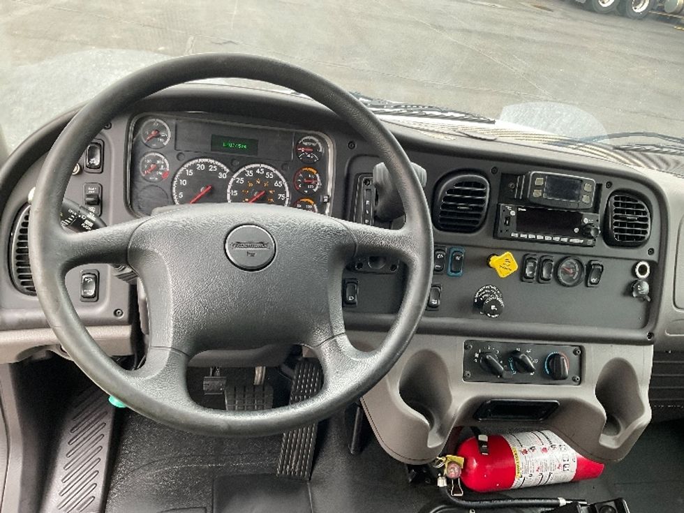 Medium Duty Box Truck-Light and Medium Duty Trucks-Freightliner-2022-M2-Indianapolis-IN-109,173\n\t\tmiles-$ 75,000 - Image 18