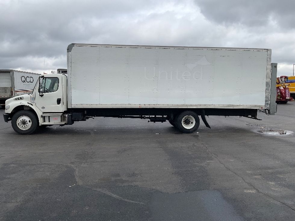 Medium Duty Box Truck-Light and Medium Duty Trucks-Freightliner-2022-M2-Indianapolis-IN-109,173\n\t\tmiles-$ 75,000 - Image 4