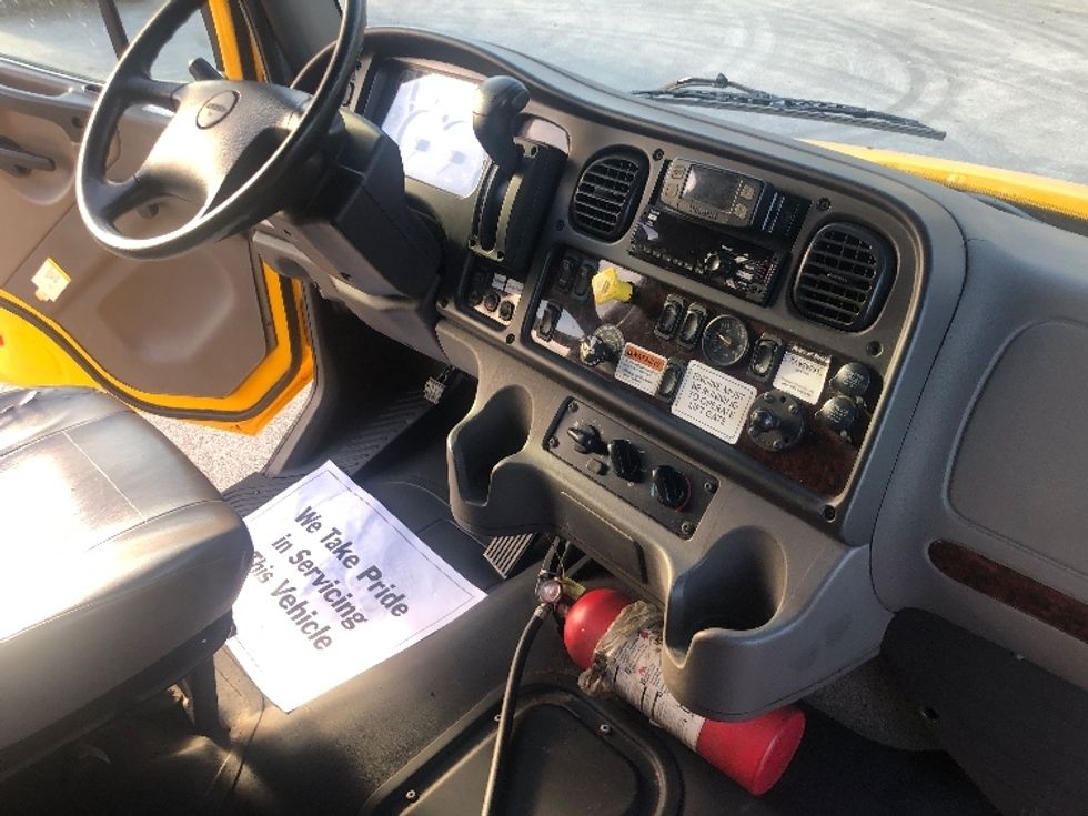 Medium Duty Box Truck-Light and Medium Duty Trucks-Freightliner-2022-M2-Indianapolis-IN-109,442\n\t\tmiles-$ 80,250 - Image 22