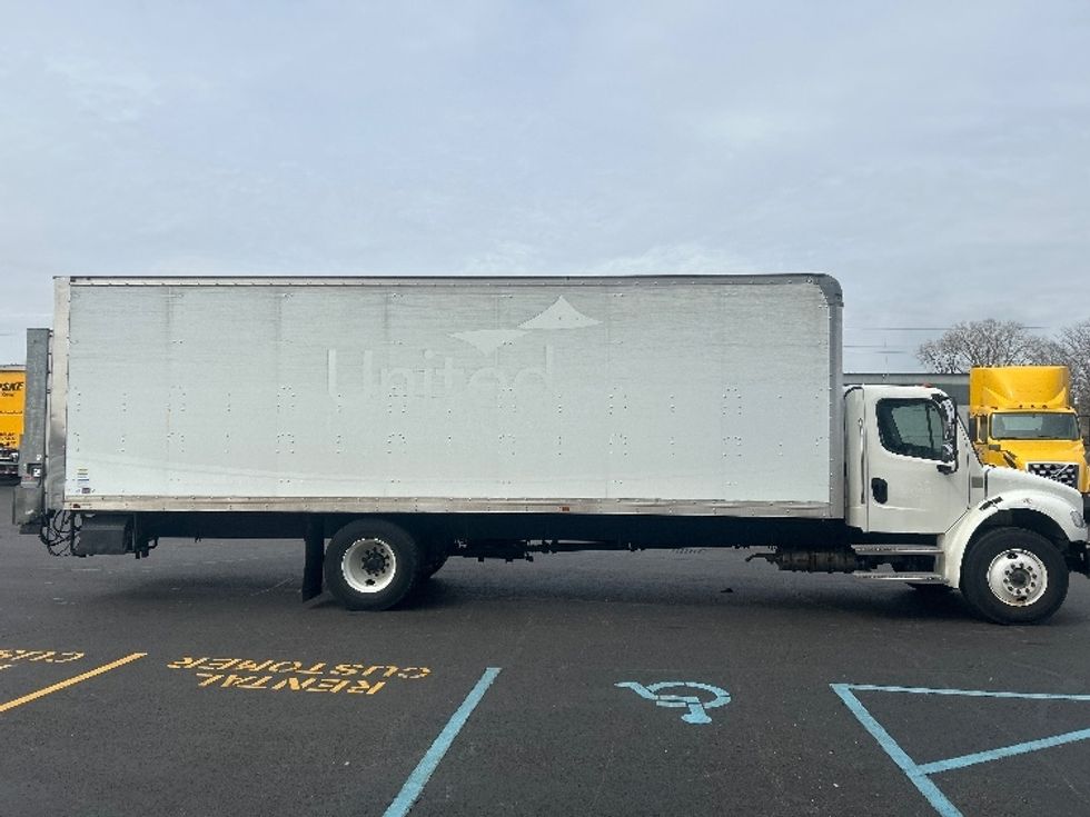 Medium Duty Box Truck-Light and Medium Duty Trucks-Freightliner-2022-M2-Indianapolis-IN-109,538\n\t\tmiles-$ 71,500 - Image 15