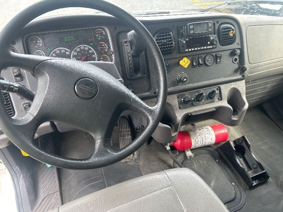 Medium Duty Box Truck-Light and Medium Duty Trucks-Freightliner-2022-M2-Indianapolis-IN-109,538\n\t\tmiles-$ 71,500 - Image 18