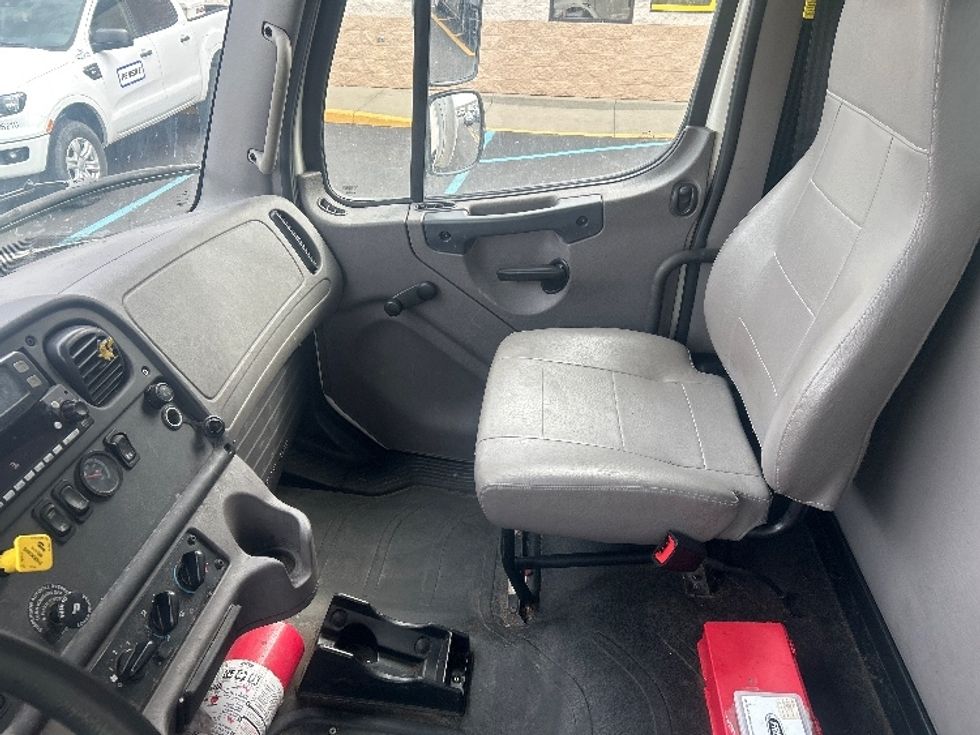 Medium Duty Box Truck-Light and Medium Duty Trucks-Freightliner-2022-M2-Indianapolis-IN-109,538\n\t\tmiles-$ 71,500 - Image 19
