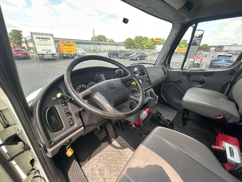 Medium Duty Box Truck-Light and Medium Duty Trucks-Freightliner-2022-M2-Indianapolis-IN-133,179\n\t\tmiles-$ 75,000 - Image 17