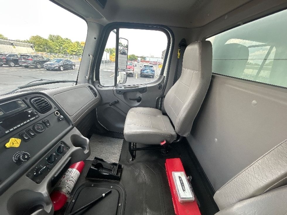 Medium Duty Box Truck-Light and Medium Duty Trucks-Freightliner-2022-M2-Indianapolis-IN-133,179\n\t\tmiles-$ 75,000 - Image 19