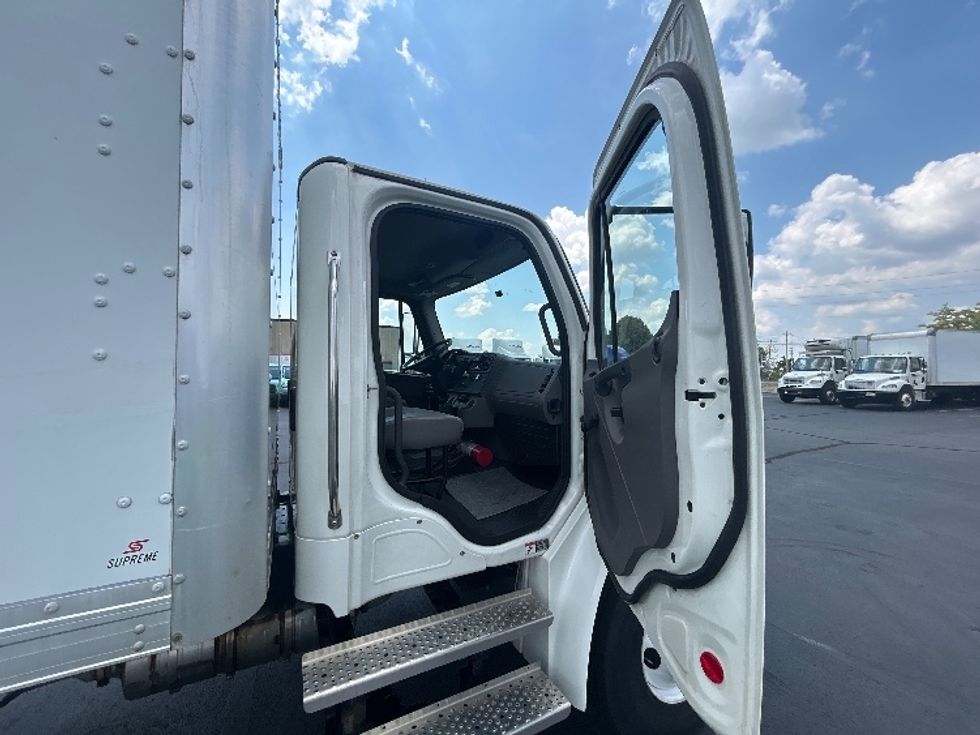 Medium Duty Box Truck-Light and Medium Duty Trucks-Freightliner-2022-M2-Indianapolis-IN-133,179\n\t\tmiles-$ 75,000 - Image 20