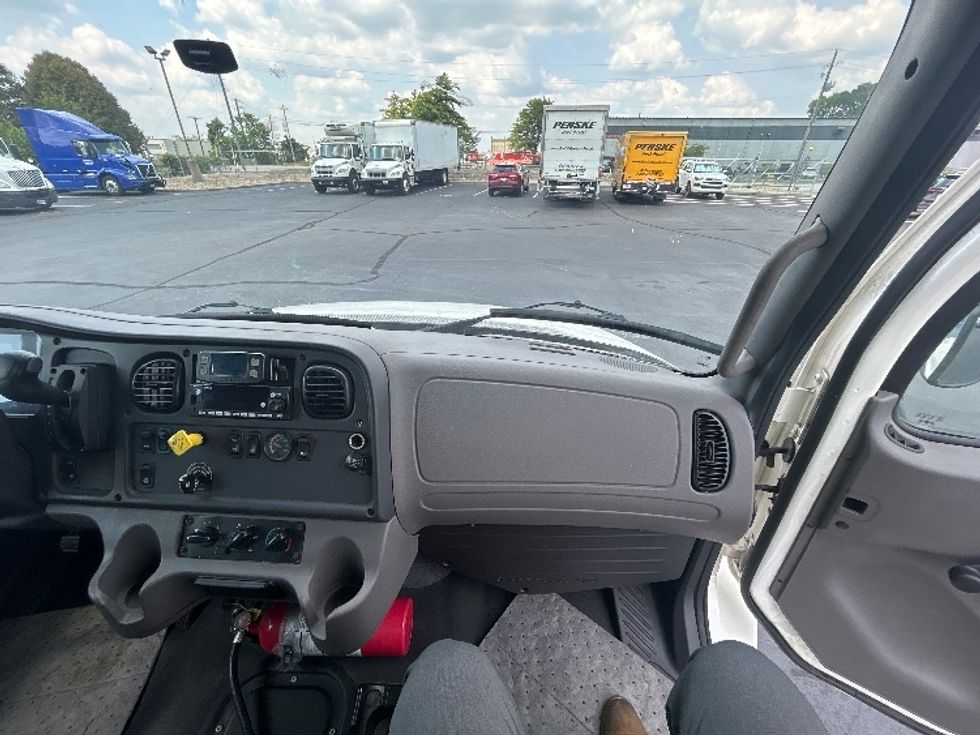 Medium Duty Box Truck-Light and Medium Duty Trucks-Freightliner-2022-M2-Indianapolis-IN-133,179\n\t\tmiles-$ 75,000 - Image 21