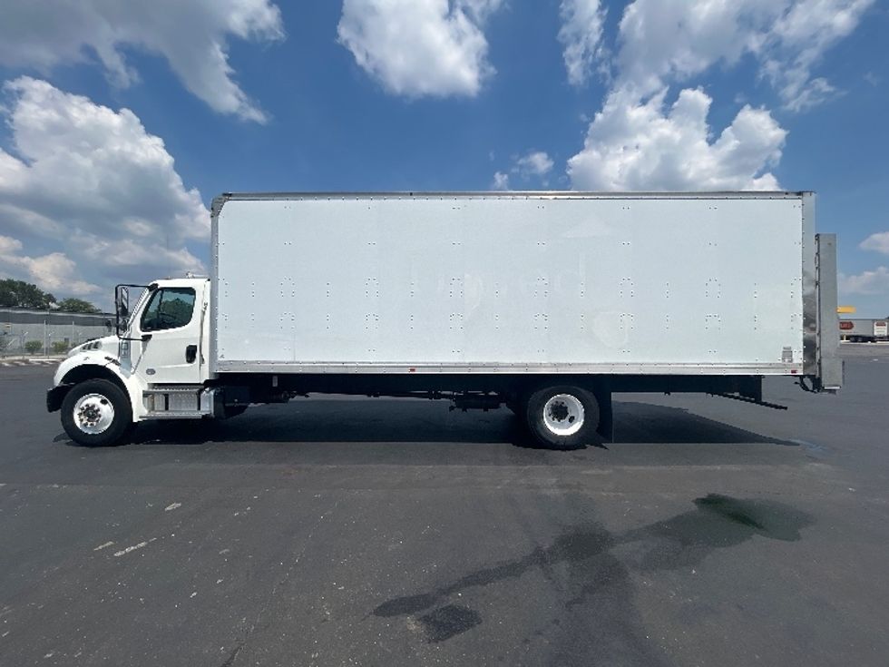Medium Duty Box Truck-Light and Medium Duty Trucks-Freightliner-2022-M2-Indianapolis-IN-133,179\n\t\tmiles-$ 75,000 - Image 4