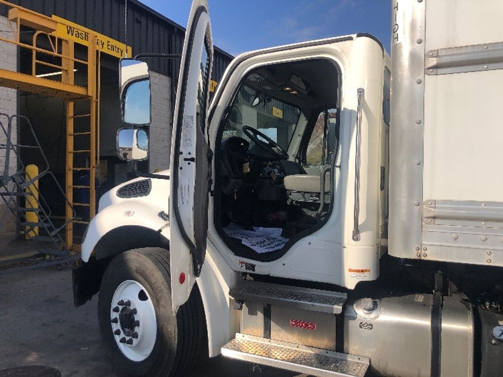 Medium Duty Box Truck-Light and Medium Duty Trucks-Freightliner-2022-M2-Indianapolis-IN-143,498\n\t\tmiles-$ 70,250 - Image 16