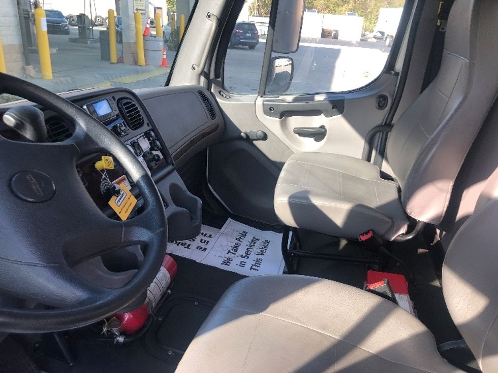 Medium Duty Box Truck-Light and Medium Duty Trucks-Freightliner-2022-M2-Indianapolis-IN-143,498\n\t\tmiles-$ 70,250 - Image 19